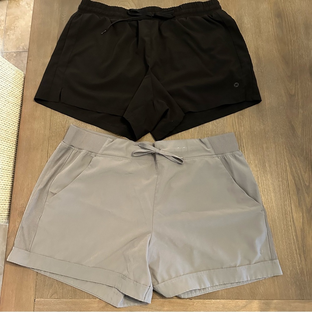 RBX Athletic Shorts Black and Gray Lightweight Design

Reposhing because too big